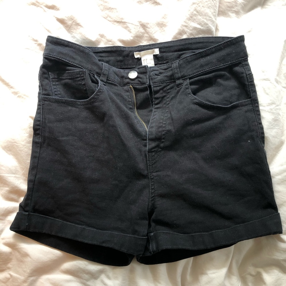 H&M High Rise‎ Black Shorts